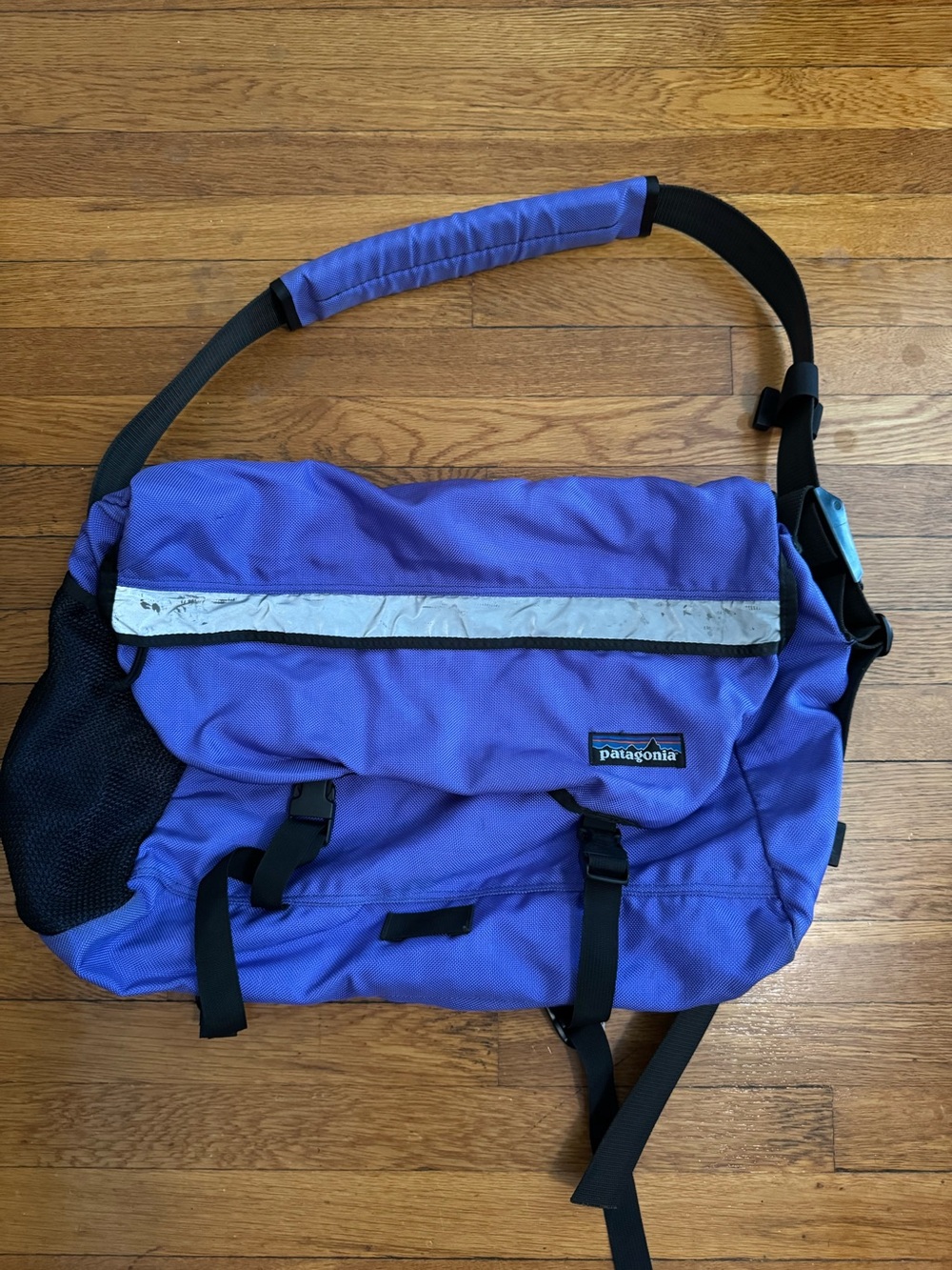 Patagonia Large Purple Canvas Messenger Bag - Picture 1 of 6